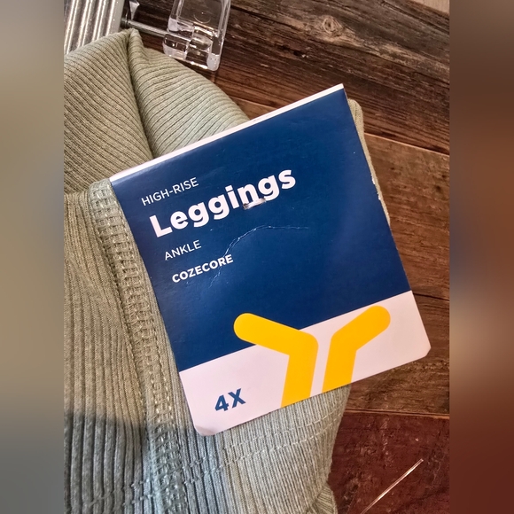 Old navy leggings/joggers - Picture 2 of 3